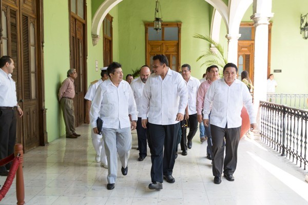 Toma protesta nueva directiva del Consejo de Notarios de Yucatán 2015-2016 Toma protesta nueva directiva del Consejo de Notarios de Yucatán 2015-2016
