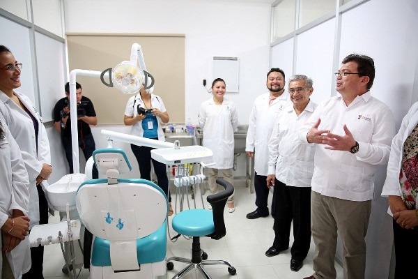 Entregan Centro de Salud con servicios ampliados en la colonia Santa Rosa Entregan Centro de Salud con servicios ampliados en la colonia Santa Rosa