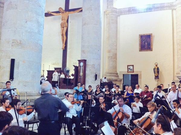 Ofician misa por el aniversario de la fundación de Mérida Ofician misa por el aniversario de la fundación de Mérida