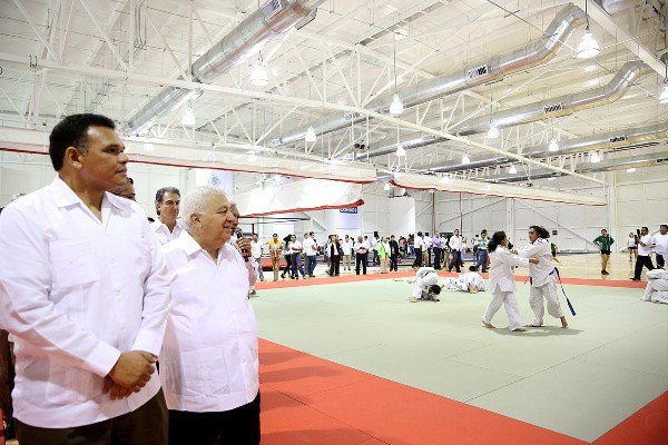 Entregan moderno complejo deportivo "Kukulcán" Entregan moderno complejo deportivo "Kukulcán"