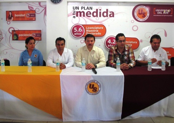 Jóvenes universitarios reciben herramientas para la búsqueda de empleo Jóvenes universitarios reciben herramientas para la búsqueda de empleo