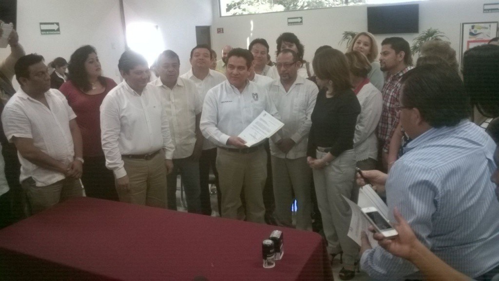 Presenta el PRI su plataforma política electoral 2015-2018 Presenta el PRI su plataforma política electoral 2015-2018