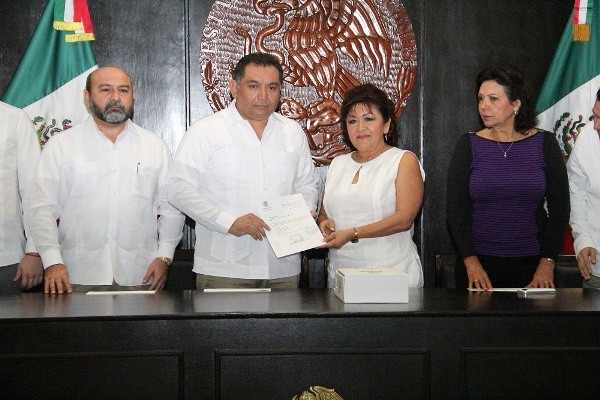El Congreso del Estado recibió el II Informe de Gobierno El Congreso del Estado recibió el II Informe de Gobierno