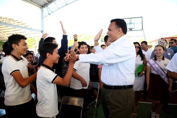 Entregan modernas instalaciones deportivas Entregan modernas instalaciones deportivas