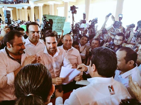 Pablo Gamboa y Francisco Torres se inscriben como precandidatos por el Distrito III y IV Federal Pablo Gamboa y Francisco Torres se inscriben como precandidatos por el Distrito III y IV Federal