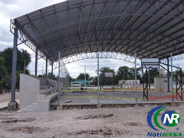 Por estrenarse cancha y parque en colonia de Tizimín aproximadamente. Por estrenarse cancha y parque en colonia de Tizimín aproximadamente.