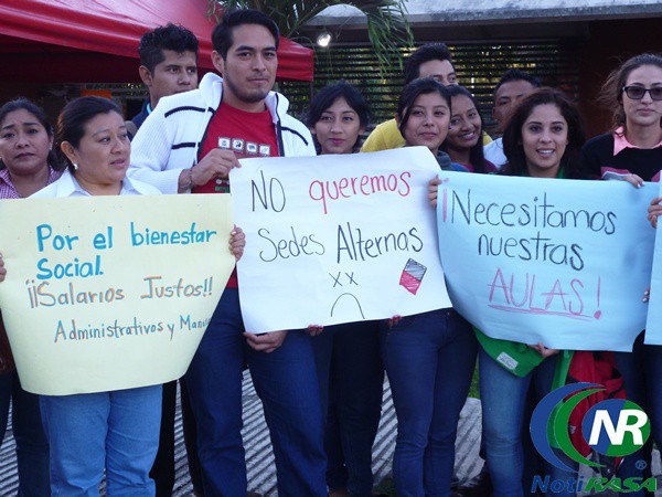 Alumnos de la UMT se unen a manifestación de huelguistas de la AUTAMUADY Alumnos de la UMT se unen a manifestación de huelguistas de la AUTAMUADY