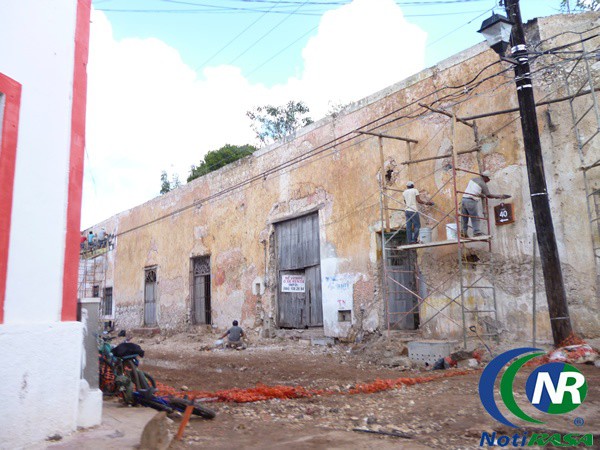Restauran fachadas coloniales en casonas del Barrio de San Juan, en Valladolid Restauran fachadas coloniales en casonas del Barrio de San Juan, en Valladolid
