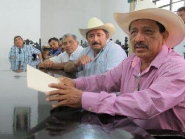 Ganaderos de Tizimín buscan a nuevo líder Ganaderos de Tizimín buscan a nuevo líder