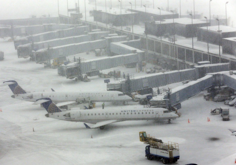 Por nueva tormenta de nieve cancelan más de dos mil vuelos en E.U. Por nueva tormenta de nieve cancelan más de dos mil vuelos en E.U.