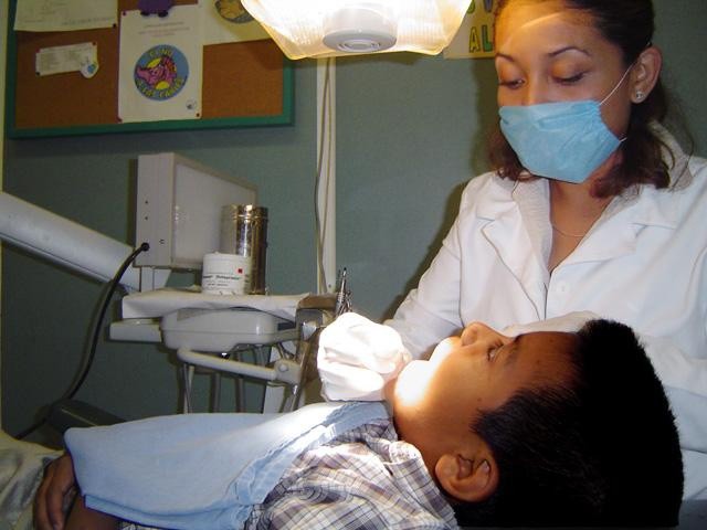 Por el día del Estomatólogo, especialistas del IMSS dan recomendaciones de salud bucal Por el día del Estomatólogo, especialistas del IMSS dan recomendaciones de salud bucal