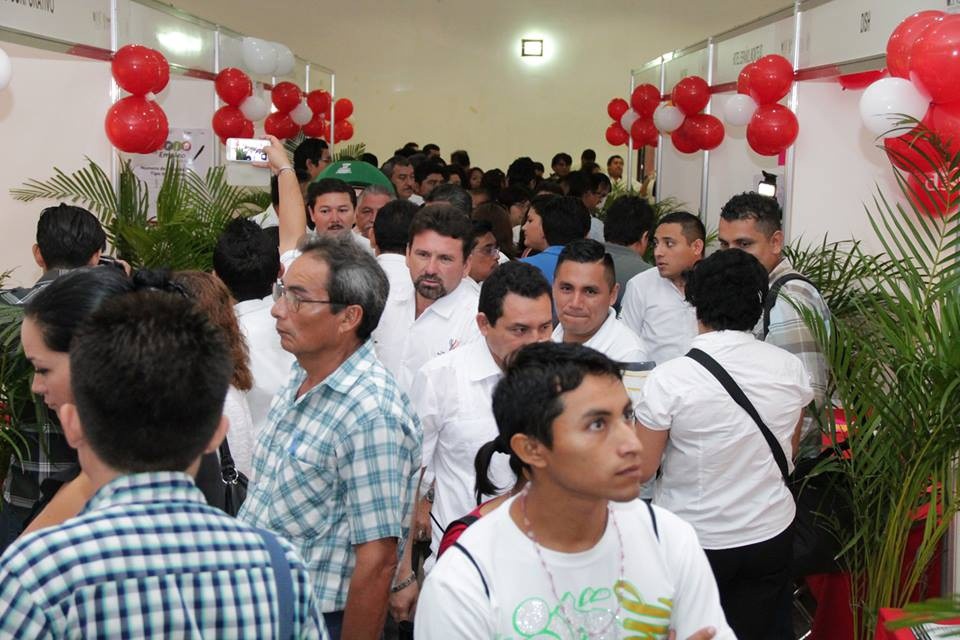 Cientos de jóvenes acuden a la Feria del Empleo Cientos de jóvenes acuden a la Feria del Empleo