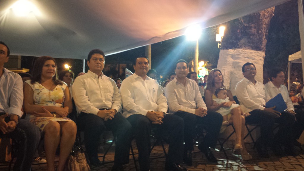 Presenta su primer informe de actividades el Diputado Mauricio Vila Dosal Presenta su primer informe de actividades el Diputado Mauricio Vila Dosal