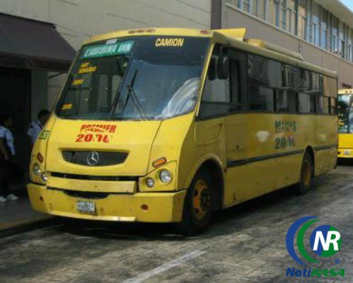 Camiones llenos llegaban a plaza carnaval Camiones llenos llegaban a plaza carnaval