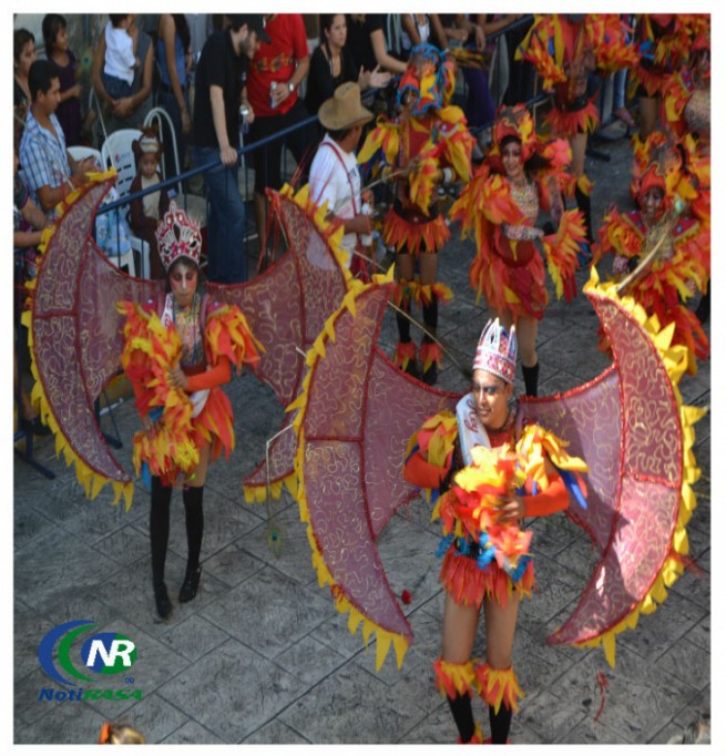 Música, fiesta y diversión fueron la constante este domingo en el carnaval de Mérida. Música, fiesta y diversión fueron la constante este domingo en el carnaval de Mérida.