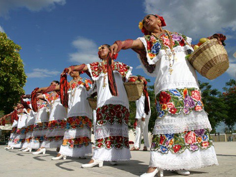 Habrá un recorrido histórico de danza y música, hoy en el desfile regional en plaza carnaval Habrá un recorrido histórico de danza y música, hoy en el desfile regional en plaza carnaval