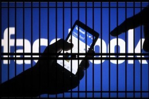 Usar facebook en la cárcel puede aumentar su condena Usar facebook en la cárcel puede aumentar su condena