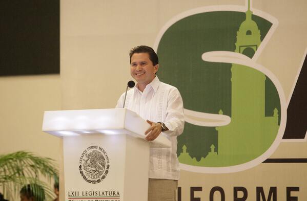 Rinde su primer informe Mauricio Sahuí Rinde su primer informe Mauricio Sahuí