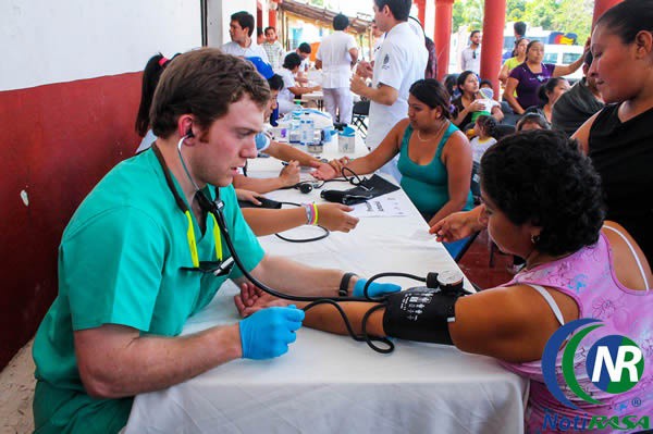 Brindan servicio médico gratuito en Yalcobá Brindan servicio médico gratuito en Yalcobá