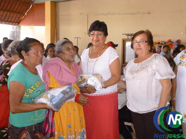 Reciben despensas familias vulnerables de Tizimín Reciben despensas familias vulnerables de Tizimín