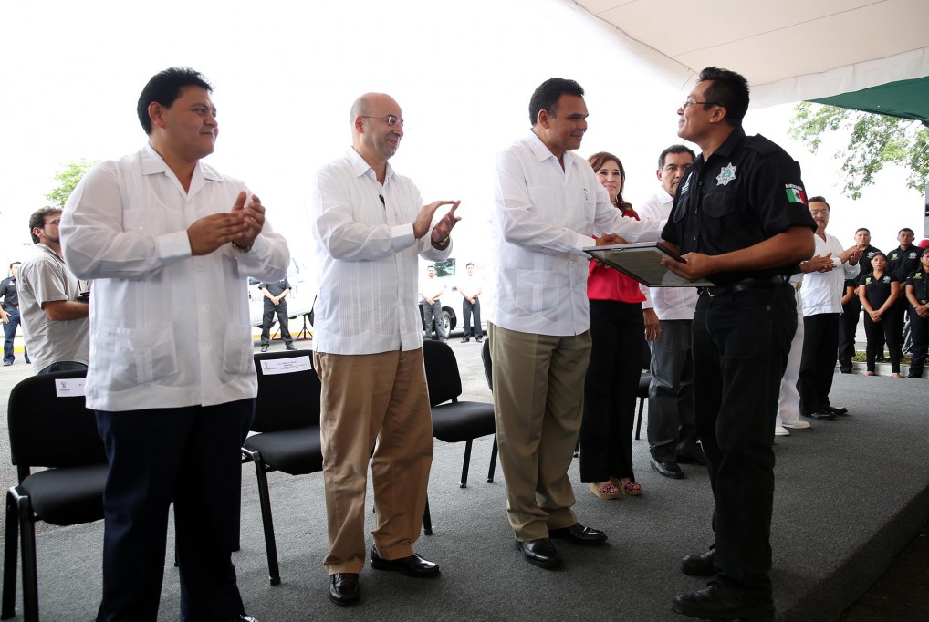 Entregan mobiliario, vehículos y equipo de cómputo a la Fiscalía con valor superior a los $23millones Entregan mobiliario, vehículos y equipo de cómputo a la Fiscalía con valor superior a los $23millones
