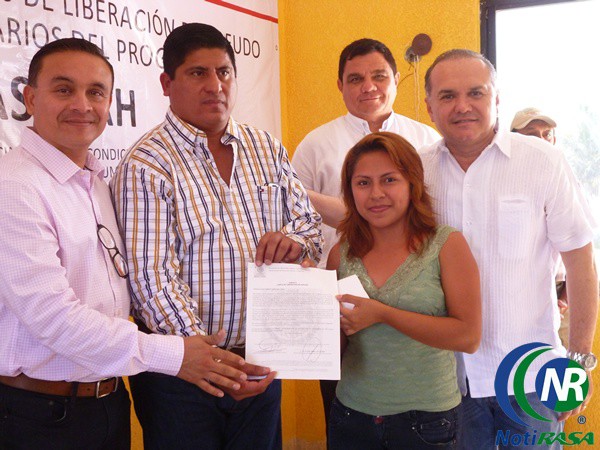 Sedatu y Corett otorgan cartas de liberación a 76 familias de El Cuyo Sedatu y Corett otorgan cartas de liberación a 76 familias de El Cuyo
