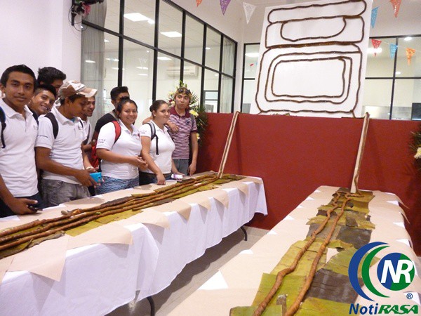 Degustan en Valladolid de la longaniza más larga Degustan en Valladolid de la longaniza más larga