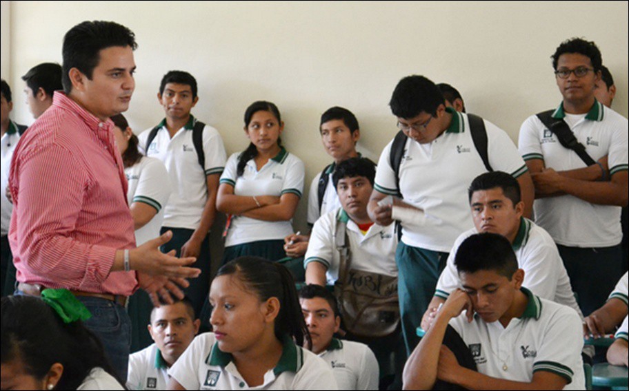 Buscan líderes para la educación comunitaria Buscan líderes para la educación comunitaria