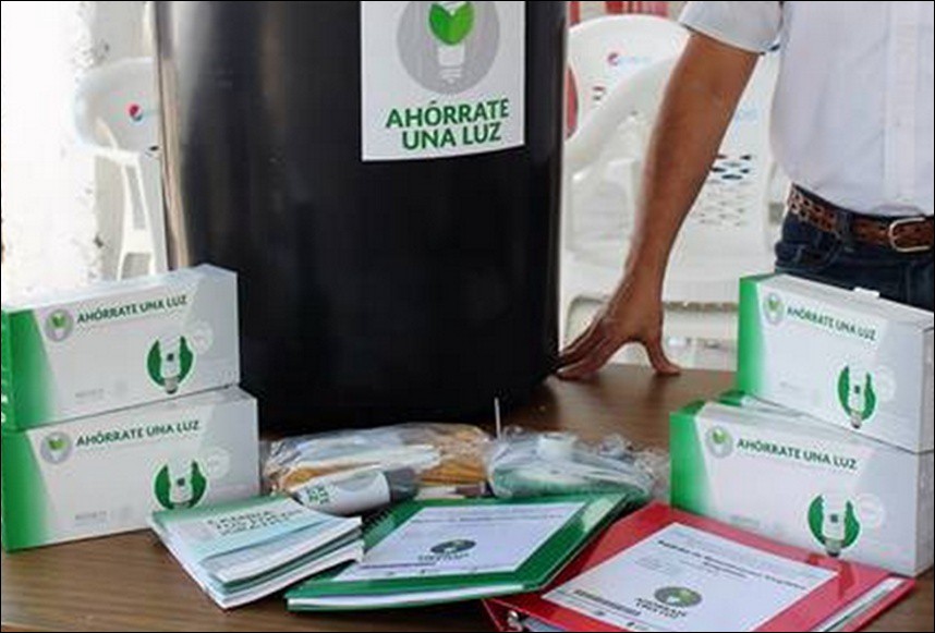 DICONSA ya ha entregado 169 mil lámparas ahorradoras a personas de escasos recursos DICONSA ya ha entregado 169 mil lámparas ahorradoras a personas de escasos recursos