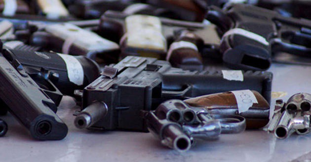 Cambiaran armas por dinero o electrodomésticos Cambiaran armas por dinero o electrodomésticos