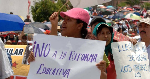 La reforma educativa, golpe a la yugular de los maestros con comisiones sindicales La reforma educativa, golpe a la yugular de los maestros con comisiones sindicales
