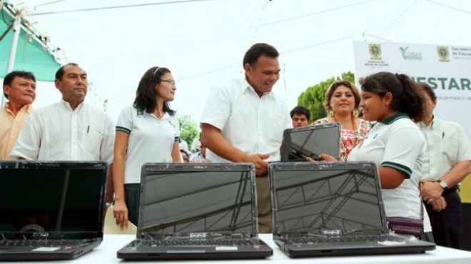 Nueva entrega de computadoras del programa "Bienestar digital" Nueva entrega de computadoras del programa "Bienestar digital"