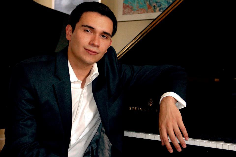 El ganador de concurso nacional de piano ofrecerá un recital en el teatro “Felipe Carrillo Puerto” El ganador de concurso nacional de piano ofrecerá un recital en el teatro “Felipe Carrillo Puerto”
