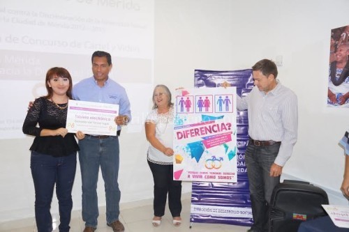 Premian a los ganadores del concurso "Por una Mérida libre de discriminación hacia la diversidad sexual" Premian a los ganadores del concurso "Por una Mérida libre de discriminación hacia la diversidad sexual"