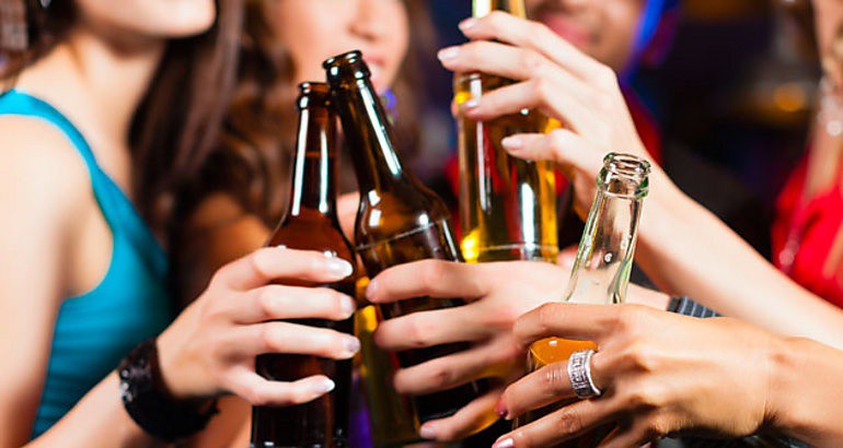 En Yucatán el alcoholismo inicia desde los 14 años de edad En Yucatán el alcoholismo inicia desde los 14 años de edad