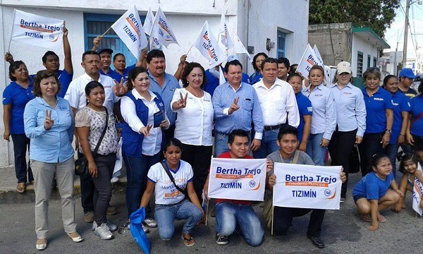 Respalda el comercio tizimileño a Bertha Trejo Respalda el comercio tizimileño a Bertha Trejo