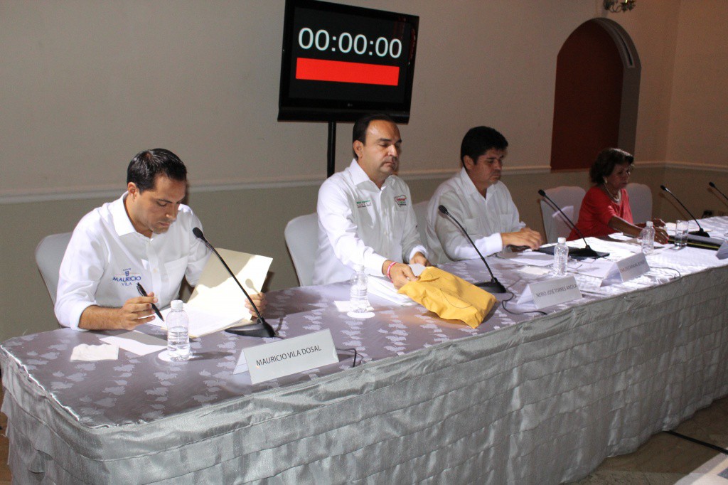 Más que debate fue exposición de ideas y acusaciones Más que debate fue exposición de ideas y acusaciones