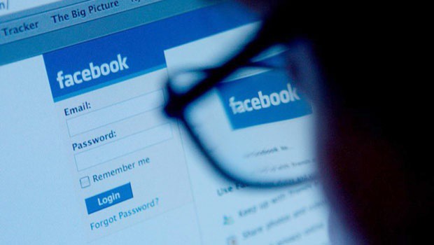 Un hombre sedujo a una niña a través de facebook y abuso sexualmente de ella Un hombre sedujo a una niña a través de facebook y abuso sexualmente de ella