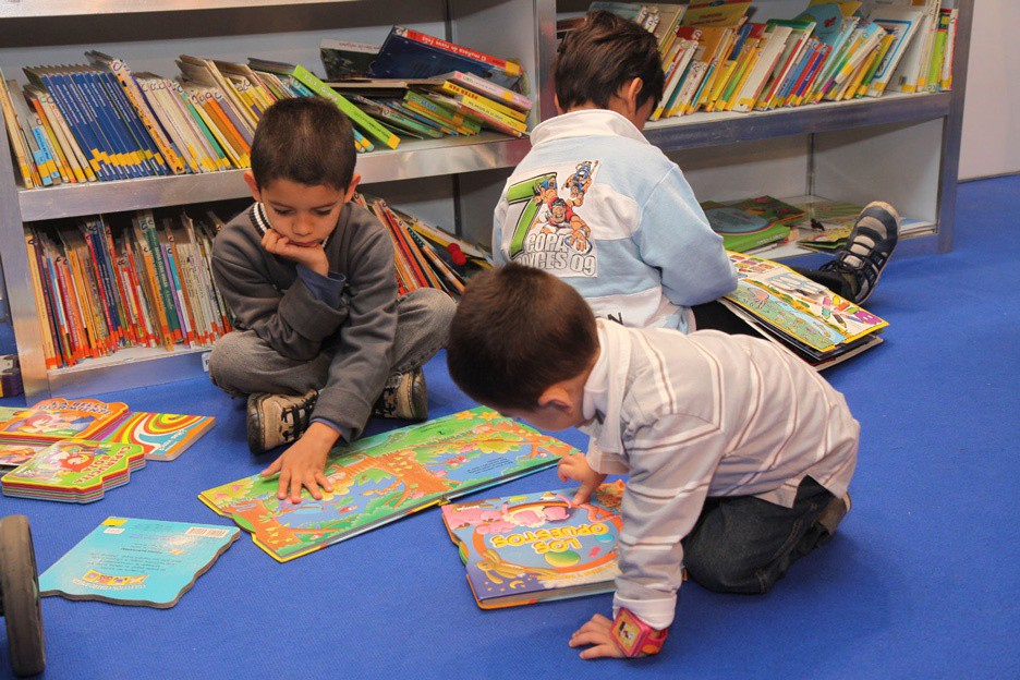 Buscan atraer a niños a los libros y a la lectura Buscan atraer a niños a los libros y a la lectura