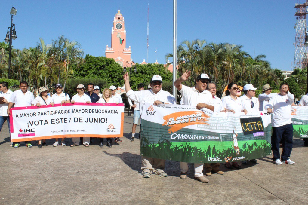 Se llevó a cabo la primera caminata por la democracia Se llevó a cabo la primera caminata por la democracia