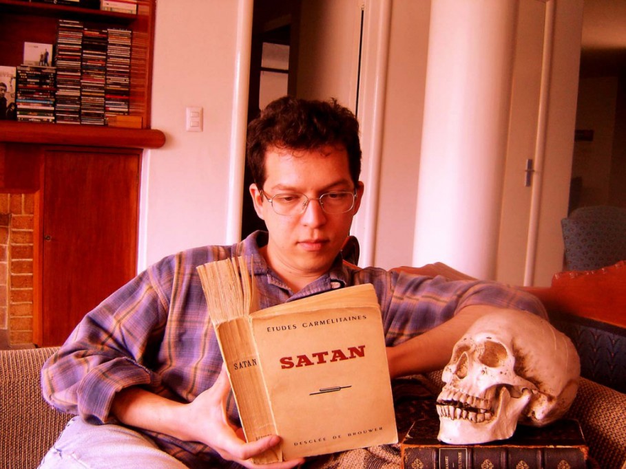 Plantean en libro problemáticas sociales aderezadas con ficción Plantean en libro problemáticas sociales aderezadas con ficción