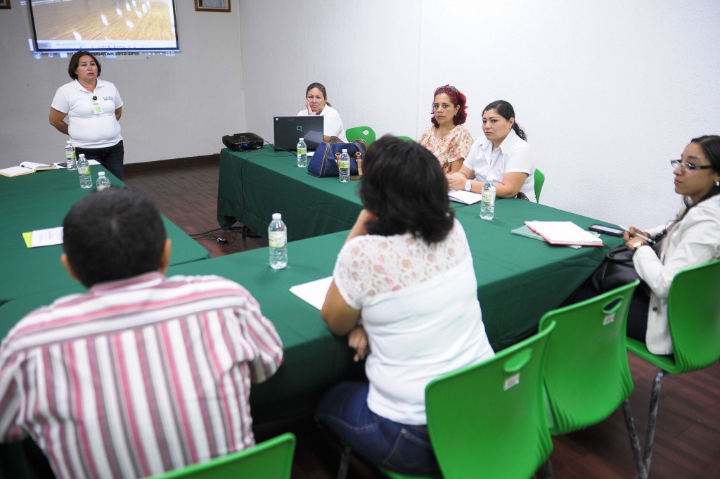 Preparan exhibición colectiva de estimulación temprana y matrogimnasia Preparan exhibición colectiva de estimulación temprana y matrogimnasia
