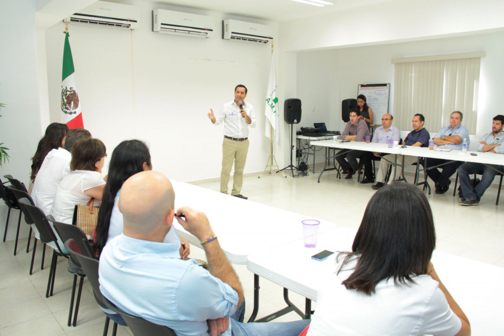Agilizar acciones y trámites en el tema de inversión, Mauricio Vila Dosal Agilizar acciones y trámites en el tema de inversión, Mauricio Vila Dosal