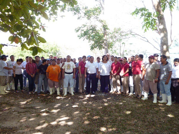 Bertha Trejo se reúne con trabajadores de la ARIC Bertha Trejo se reúne con trabajadores de la ARIC