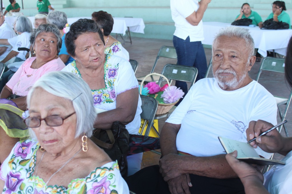 Talleres de los Clubes del Adulto Mayor del DIF generan entusiasmo y alegría entre senescentes Talleres de los Clubes del Adulto Mayor del DIF generan entusiasmo y alegría entre senescentes