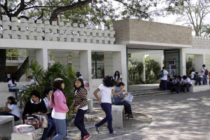 Inauguran la 7ª Feria Científicia de la Preparatoria 2 Inauguran la 7ª Feria Científicia de la Preparatoria 2