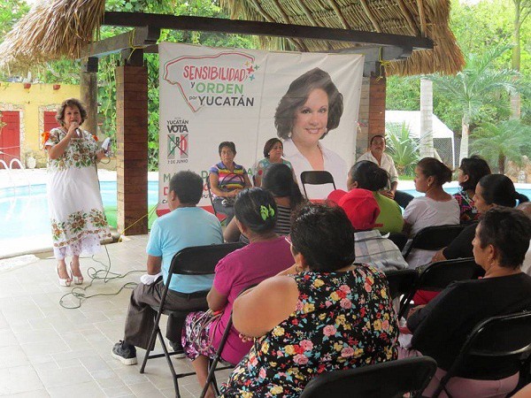 Chary Díaz respaldada en comisarías de Tizimín Chary Díaz respaldada en comisarías de Tizimín