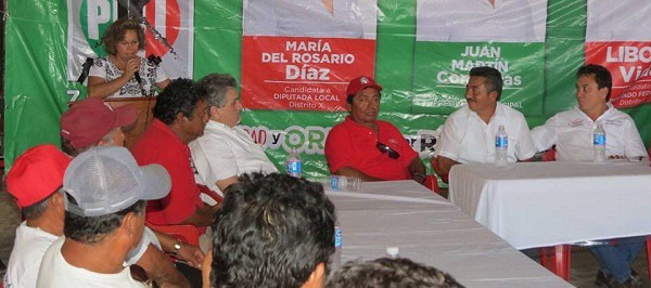 Chary Díaz se reúne con sectores de Río Lagartos Chary Díaz se reúne con sectores de Río Lagartos