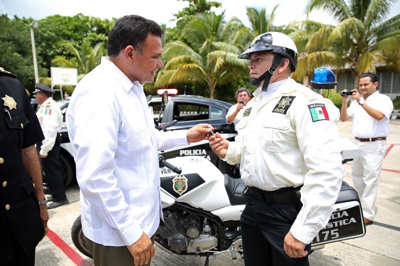 El Gobernador anuncia recursos para el nuevo luz y sonido de Chichén Itzá El Gobernador anuncia recursos para el nuevo luz y sonido de Chichén Itzá