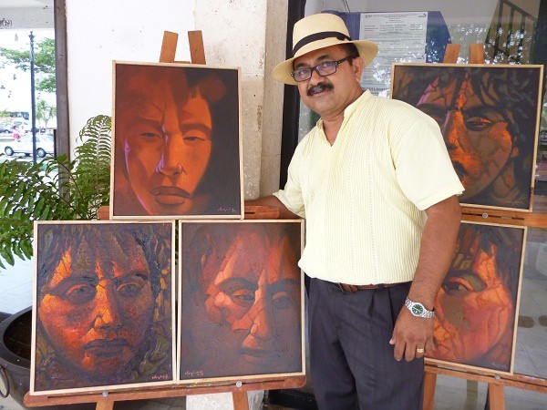Pintor yucateco exhibe sus obras en Tizimín Pintor yucateco exhibe sus obras en Tizimín